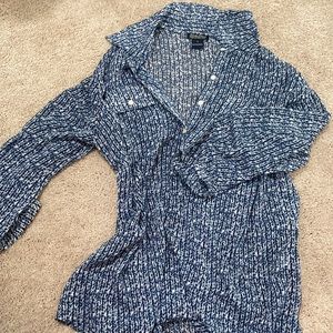 Lucky brand blue and white blouse top size L long sleeve collar 3/4 buttons